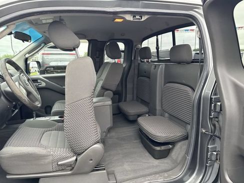 Used 2007 Nissan Frontier SE w/ SE Value Truck Pkg AWD/4WD image 12