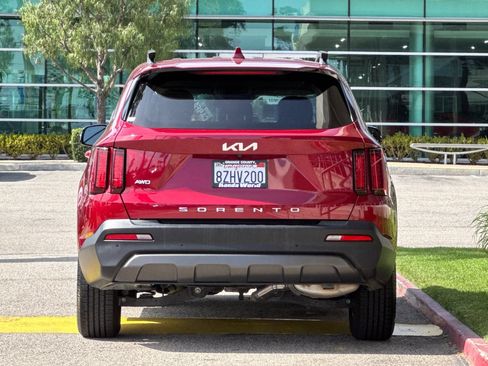 Used 2022 Kia Sorento S AWD/4WD image 5