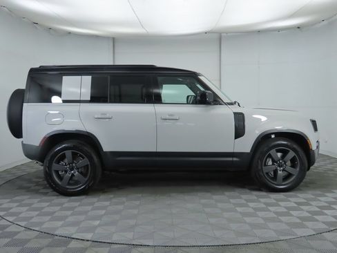 Used 2026 Land Rover Defender 110 S AWD/4WD image 4