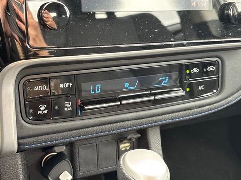 Used 2017 Toyota Corolla SE image 10