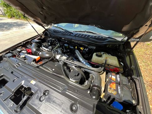 Used 2017 Ford F250 Lariat w/ Chrome Package image 8