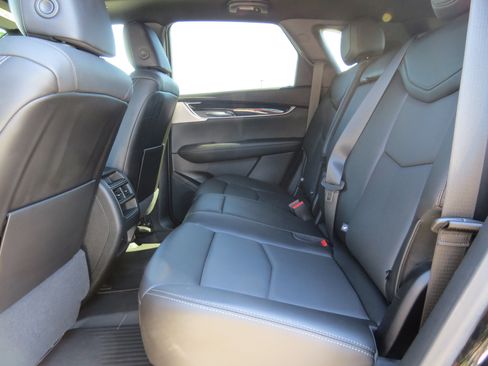 Certified 2022 Cadillac XT5 Premium Luxury w/ LPO, Floor Liner Package image 12
