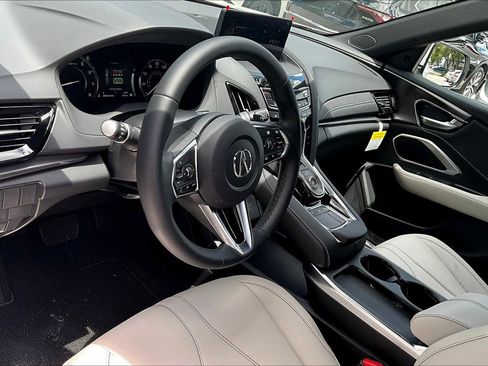 Used 2025 Acura RDX SH-AWD image 8