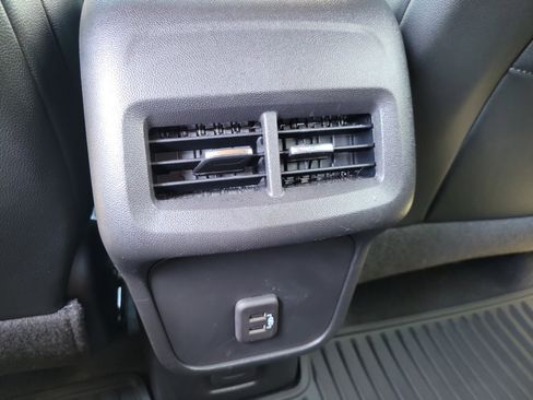 Used 2023 Chevrolet Equinox RS w/ RS Leather Package FWD image 15