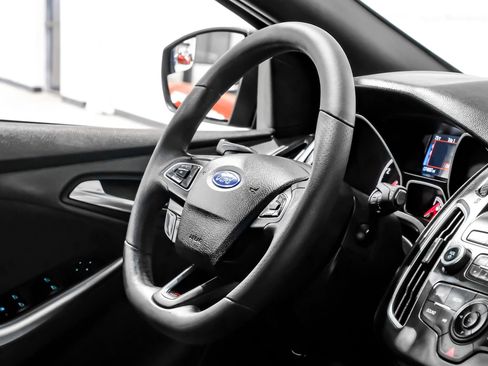 Used 2018 Ford Focus ST image 17