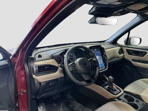 Used 2025 Subaru Forester Premium AWD/4WD image 9
