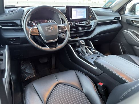 Used 2023 Toyota Highlander XSE image 29