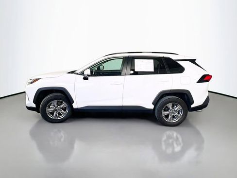Used 2025 Toyota RAV4 XLE w/ Weather Package AWD/4WD image 5