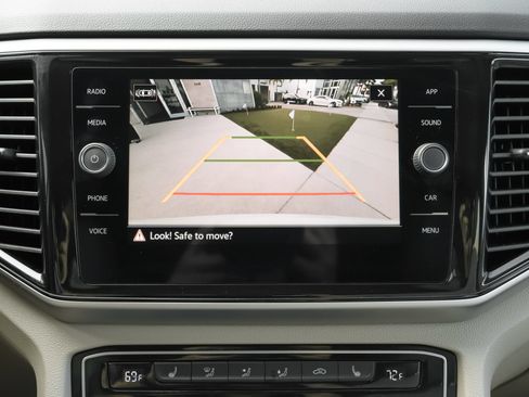 Used 2023 Volkswagen Atlas SE AWD/4WD image 15