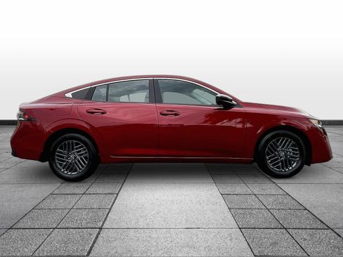 Used 2026 Nissan Sentra SV w/ SV Convenience Package FWD image 4