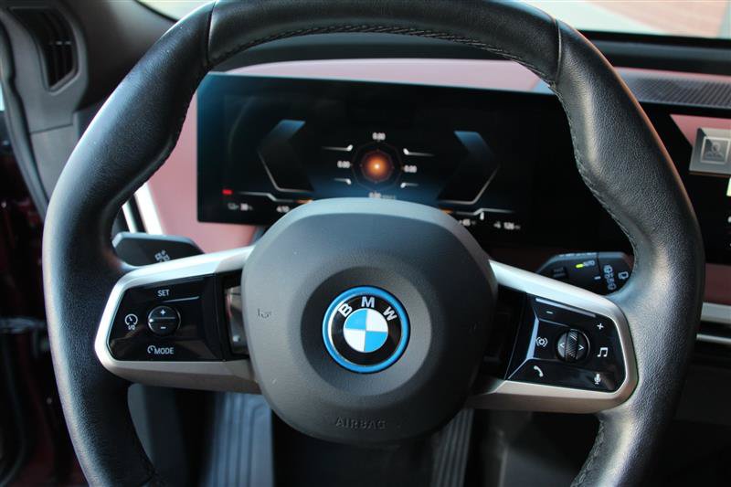 Used 2024 BMW iX xDrive50 w/ Premium Package AWD/4WD image 26