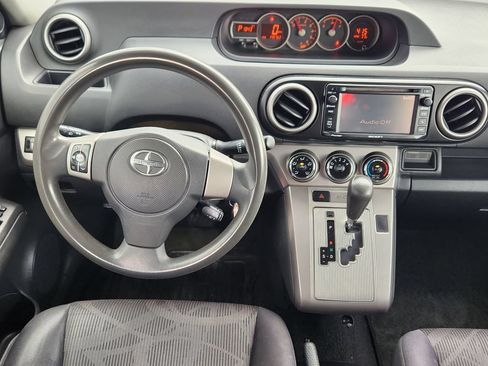 Used 2014 Scion xB FWD image 29