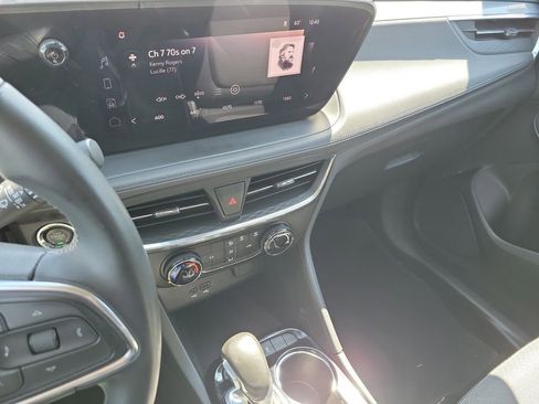 Used 2025 Buick Encore GX Preferred FWD image 28