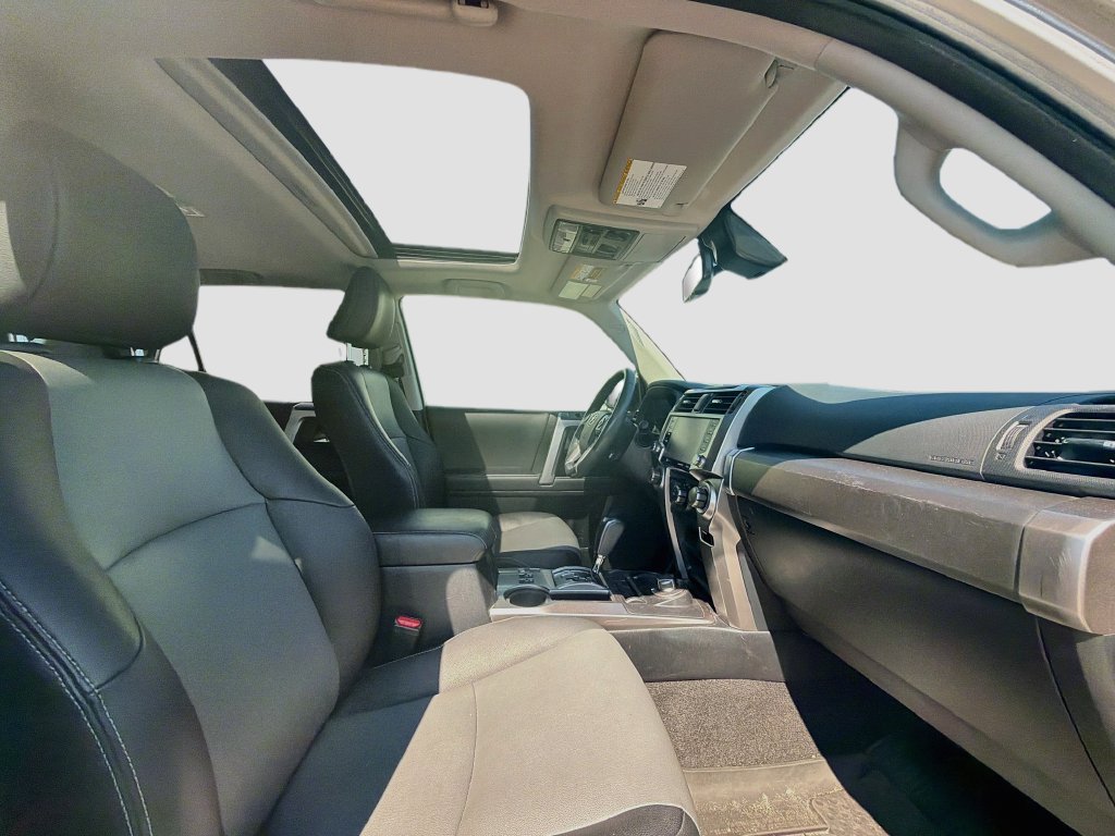 Used 2020 Toyota 4Runner SR5 Premium w/ Moonroof Package AWD/4WD image 28