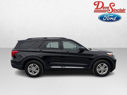 Used 2023 Ford Explorer XLT w/ Equipment Group 202A AWD/4WD image 5