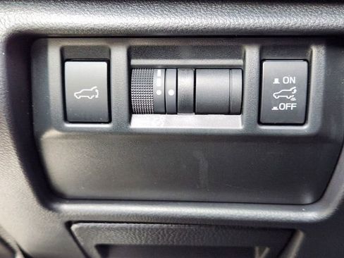 Certified 2025 Subaru Forester Premium AWD/4WD image 23
