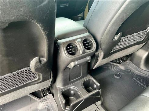 Used 2025 Jeep Gladiator Sport AWD/4WD image 24