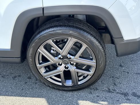 New 2026 Jeep Compass Limited image 13