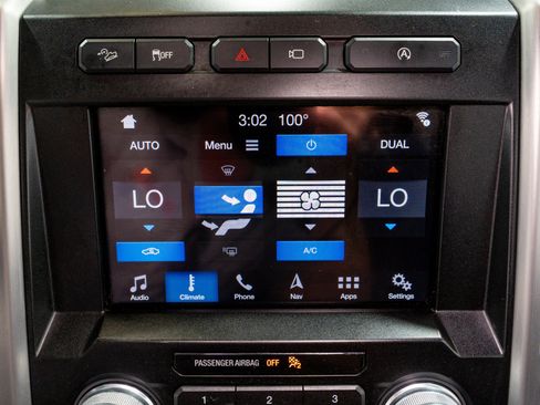 Used 2019 Ford F150 Platinum w/ Equipment Group 701A Luxury AWD/4WD image 23