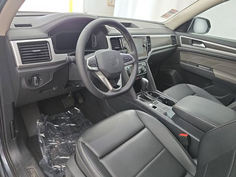 Certified 2023 Volkswagen Atlas SE w/ Panoramic Sunroof Package FWD image 17