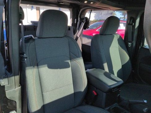Used 2025 Jeep Wrangler Sport AWD/4WD image 13