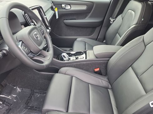 New 2026 Volvo XC40 B5 Plus w/ Climate Package image 9