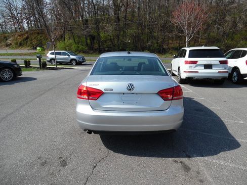 Used 2015 Volkswagen Passat 1.8T Limited Edition FWD image 5