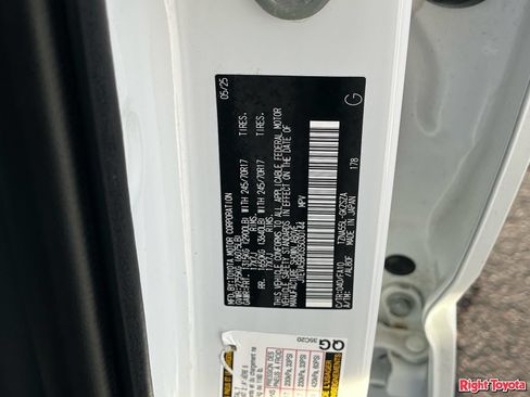 Certified 2025 Toyota 4Runner SR5 AWD/4WD image 33