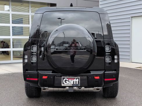 Used 2025 Land Rover Defender 130 X image 9