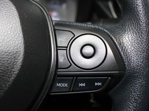 Used 2022 Toyota Corolla LE image 18