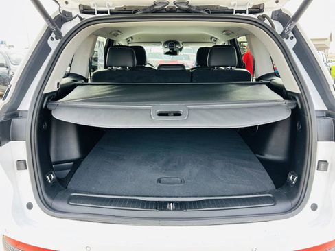 Used 2023 Jeep Grand Cherokee Limited w/ Luxury Tech Group II image 32