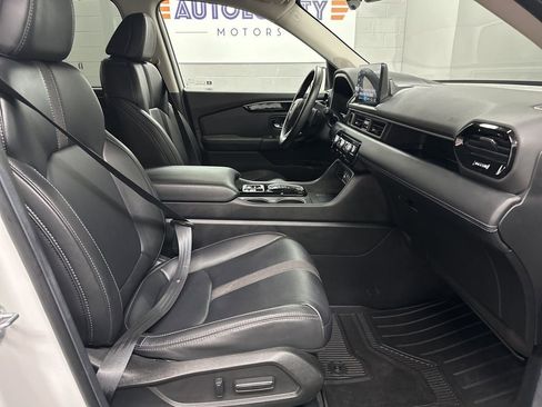 Used 2025 Honda Pilot Touring image 20