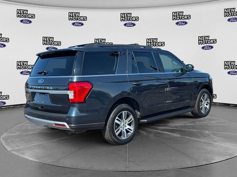 Used 2024 Ford Expedition XLT AWD/4WD image 5