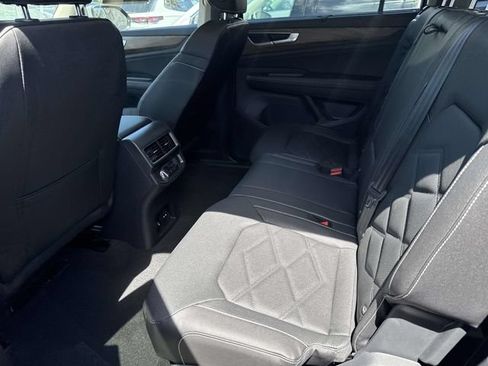 New 2026 Volkswagen Atlas SE FWD image 24