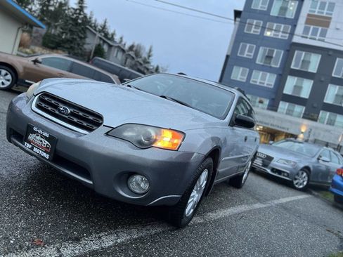 Used 2005 Subaru Outback 2.5i image 8