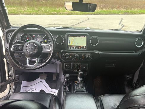 Used 2023 Jeep Wrangler Unlimited Sahara w/ Cold Weather Group AWD/4WD image 35