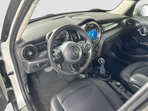 Used 2019 MINI Cooper 4-Door Hardtop image 14
