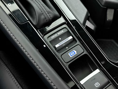 Used 2025 Honda Accord Touring image 10