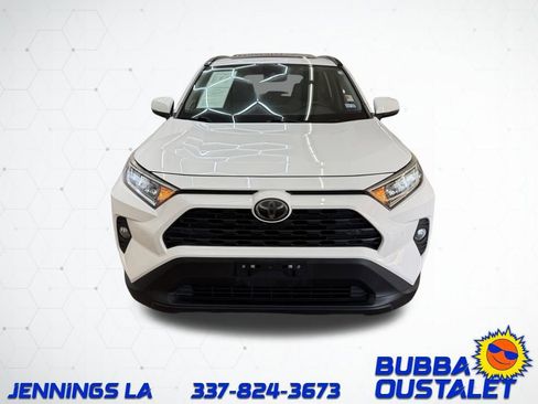 Used 2019 Toyota RAV4 XLE Premium image 9