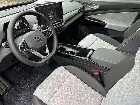 New 2025 Volkswagen ID.4 Pro image 10