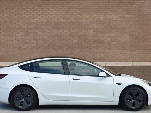 Used 2023 Tesla Model 3 Standard Range RWD image 3