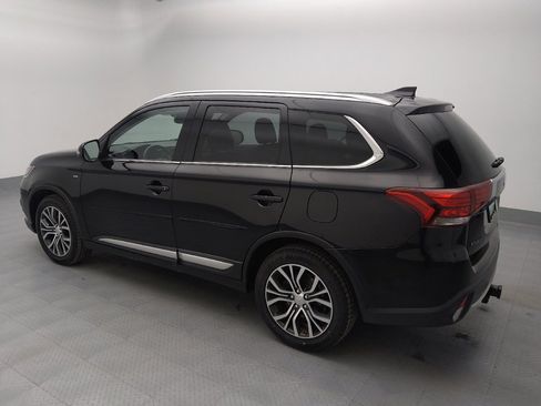 Used 2017 Mitsubishi Outlander GT image 3