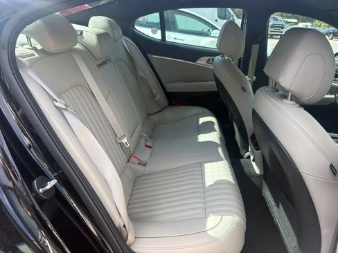 Used 2023 Genesis G70 3.3T RWD image 18