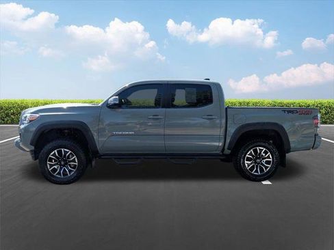 Certified 2022 Toyota Tacoma TRD Sport w/ TRD Premium Sport Package AWD/4WD image 8
