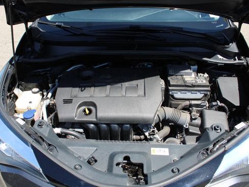 Used 2021 Toyota C-HR LE FWD image 15