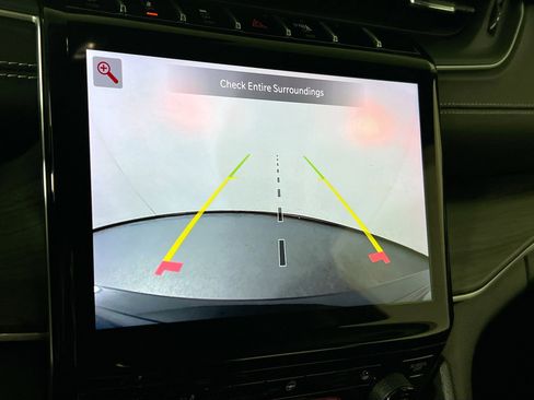 Used 2023 Jeep Grand Cherokee Limited image 14