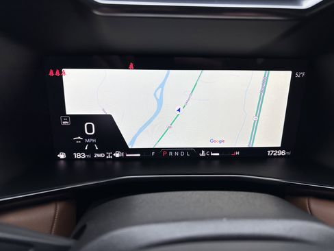 Used 2024 GMC Canyon AT4 w/ Technology Package image 11