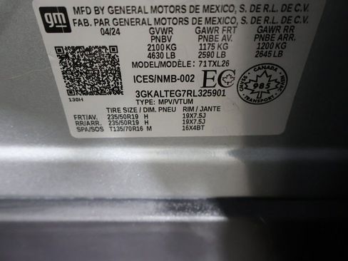 Used 2024 GMC Terrain SLE w/ Elevation Edition image 44