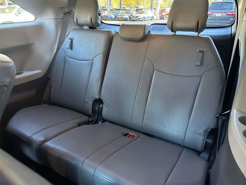 Used 2024 Toyota Sienna XLE image 13