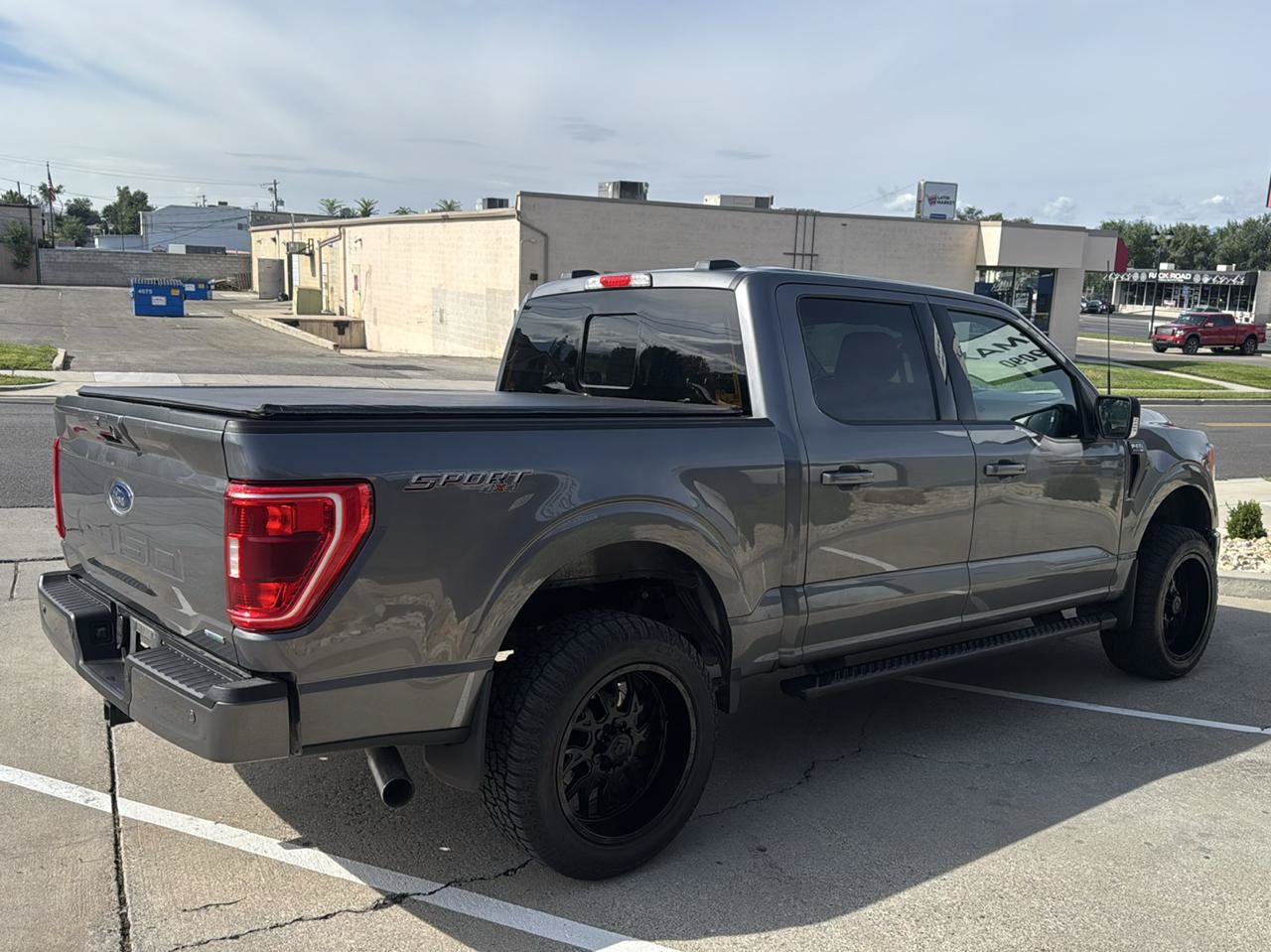 Used 2022 Ford F150 XLT w/ Equipment Group 302A High AWD/4WD image 5